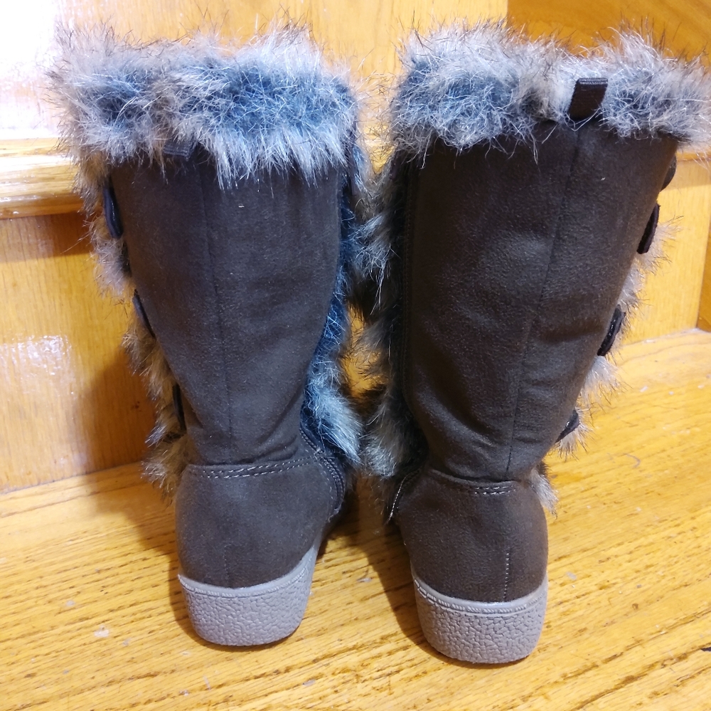 boots - Picture 2 of 6
